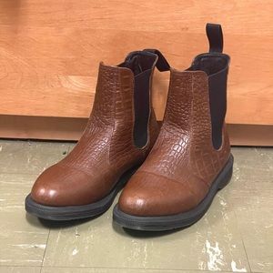 BROWN LEATHER DR. MARTENS